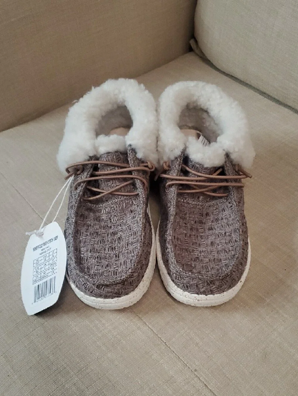 Hey Dude Kids Grey Woven Slip-On Slippers with White Shearling Collar Size 2